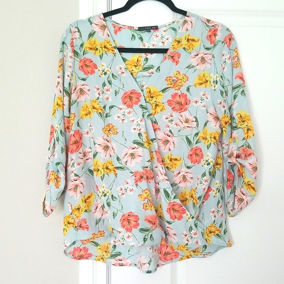 West Kei floral blouse - Picture 1 of 6